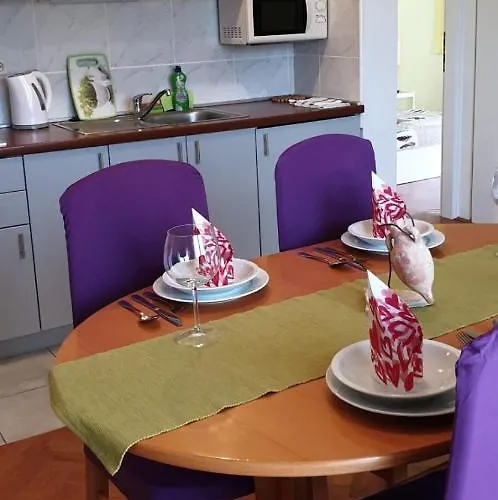 Istranova * 로비니