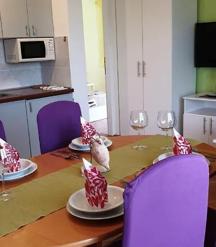 Istranova * 로비니